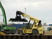 Hyster 46-41 LS CH Container-Verlade Fahrzeug am 29.01.2020 im Hafen Wustermark.