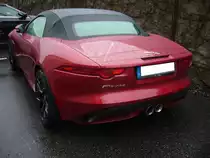 Heckansicht eines Jaguar F Type Cabriolet. Besucherparkplatz der Düsseldorfer Classic Remise am 02.02.2020.