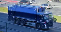 VOLVO FM 330 EURO6 Müllentsorgungsfahrzeug mit HS-Fahrzeugbau Aufbau der Firma ALBA aus Berlin am 05.02.20 Berlin Adlershof. 
