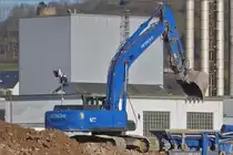Hitachi Raupenbagger aufgenommen bei den Abrissarbeiten der Silotürme in Mersch. Januar 2020