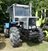 =MB Trac 800 steht bei der Oldtimerausstellung in Gudensberg im Juni 2019