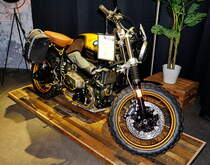 BMW R nine T Scrambler in der Option 719. Diese zeichnet sich durch hochwertige, designgeprägte Sonderausstattungen (schon vom Werk aus) wie exklusive Lackierungen und Frästeilpakete aus. Foto: BMT (Berliner Motorrad Tage) Febr. 2020