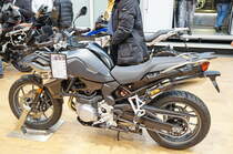 BMW F750 GS. Wassergekühlter Zweizylinder-Motor mit 853ccm und 77PS (57kW) bei 7500U/min. Kann in der Leistung reduziert bestellt werden. Foto: BMT (Berliner Motorrad Tage) Febr. 2020 