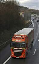 DAF XF95.480 der NEIER Transport&Logistik GmbH aus N�ziders/Voralberg ist durch das Sauerland unterwegs. (23.03.2009)
