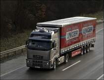 80 JAHRE VOLVO 1927-2007: VOLVO FH 480PS  80 JAHRE JUBIL�UMSEDITION  schleppt einen SCHWARZM�LLER Planenauflieger der Spedition UNGER Internationale Spedition aus Pfinztal/Landkreis Karlsruhe. (24.03.2009)