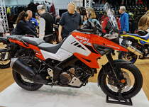 Suzuki V-Strom 1050XT. Flüssigkeitsgekühlter-Zweizylinder V2-Motor mit 107PS (79kW) bei 8500U/min. Foto: BMT (Berliner Motorrad Tage) Febr. 2020