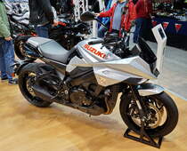 Suzuki Katana. Flüssigkeitsgekühlter-Vierzylinder-Reihenmotor mit 999ccm und 150PS (110kW) bei 10000U/min. Foto: BMT (Berliner Motorrad Tage) Febr. 2020 