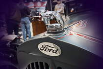 Kühlerfigur auf einem FORD. Baujahr um 1929. Ausstellungsstück auf den Berliner Motorrad Tagen. Foto: BMT (Berliner Motorrad Tage) Febr. 2020