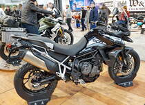 Triumph Tiger 900 GT LOW. Flüssigkeitsgekühlter 3-Zylinder -12V-DOHC-Reihenmotor mit 888ccm und 95PS (70kW) bei 7250U/min. Foto: BMT (Berliner Motorrad Tage) Febr. 2020
