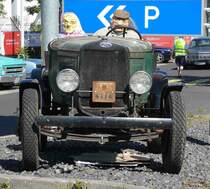 =Ford unbekanntes Modell steht bei der Oldtimerveranstaltung der  Alten Zylinder  in Hilders, Juni 2019