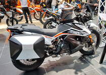 KTM 790 Adventure. Zweizylinder-Motor mit 799ccm und 95PS (70kW) bei 6600U/min. Foto: BMT (Berliner Motorrad Tage) Febr. 2020