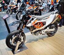 KTM 690 SMC R. Einzylinder-Motor mit 693ccm und 74PS (55kW) bei 8000U/min. Foto: BMT (Berliner Motorrad Tage) Febr. 2020