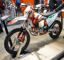 KTM 300 EXC TPI Six Days. Einzylinder-Zweitakt-Motor mit 293,1ccm. Foto: BMT (Berliner Motorrad Tage) Febr. 2020