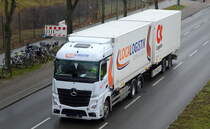 MB ACTROS Hängerzug der Fa. LOCA Logistik GmbH am 14.02.20 Berlin Schöneweide.