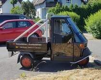 =Piaggio Ape steht im Juni 2019 in Hilders