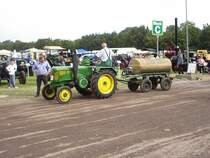 Auch der Wasserspritzer war am Sonntag beim Bulldogtreffen in Markleeberg wieder im Einsatz.