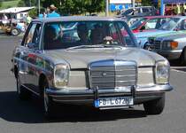 =MB W 114/115 unterwegs auf dem Ausstellungsgelände bei der Oldtimerveranstaltung der  Alten Zylinder  in Hilders, Juni 2019