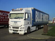 Tief und fest schlief der polnische Fahrer von diesem MAN Sattelzug,am 08.Februar 2020,auf dem Rastplatz Demminer Land.