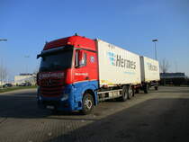 Mercedes Benz Hängerzug übernachtete,am 08.Februar 2020,auf dem Rastplatz Demminer Land an der A 20.