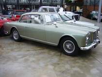 Profilansicht eines Alvis TD21 MK1 aus dem Jahr 1961 mit einer Coupe Karosserie der Firma Graber aus der Schweiz. Classic Remise Düsseldorf am 23.02.2020.