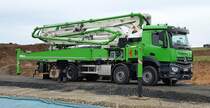 =MB Arocs-Betonpumpenfahrzeug der Firma ROTHMANN wird für den nächsten Auftrag eingerichtet, 12-2019