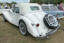 =GFG Elisar 300 K, gesehen beim Oldtimertreffen in Ostheim, 07-2019. Der Elisar ist stilistisch an der Mercedes 540 K angelehnt und wurde 1986 mit moderner Mercedes Benz-Technik gefertigt. Auf das stählerne Fahrgestell wurde eine Kunststoffkarosserie montiert. Hersteller des Fahrzeuges ist die Firma  Gerhard Feldevert & Co Gronau 