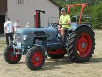 =Eicher Königstiger rollt über das Ausstellungsgelände beim Oldtimertreffen in Ostheim, 07-2019