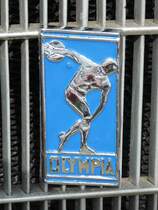 =Opel P 4, Bj. 1936, 26 PS, 1.3 l, Frontgrillemblem, gesehen beim Oldtimertreffen in Ostheim, 07-2019