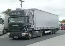 =Scania R450-Sattelzug von SZ & SZ rastet im Oktober 2019 an der A 3