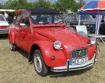 =Citroen 2 CV, ausgestellt beim Oldtimertreffen in Ostheim, 07-2019