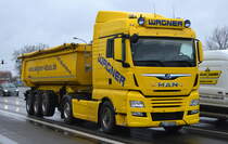 Ein optisch starker recht neuer MAN Sattelkipper Fa. WAGNER am 10.03.20 Schönefeld.