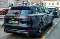 Rückansicht eines Porsche Cayenne e-Hybrid. Aufnahme: Pécs (HU) Septtember, 2019