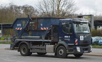 Ein VOLVO FL 280 Absetzkipper der Recycling Firma ALBA am 13.03.20 Berlin Marzahn.