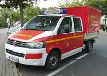 =VW T 5 der Feuerwehr ERBACH als Doppelkabiner mit Ladepritsche steht in Hünfeld anl. der Hessischen Feuerwehrleistungsübung 2019, 09-2019