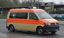 Krankentransport Schaub aus Berlin mit einem VW Krankentransportfahrzeug mit BINZ Ausbau am 13.03.20 Berlin Marzahn.