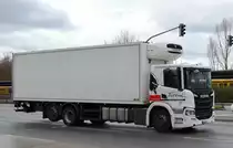 Ein SCANIA P280 Kühlthermo-LKW im Güterkraftverkehr der Firma Fredekind-Transporte am 13.03.20 Berlin Marzahn.