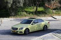 Mercedes Taxi am 6.3.2020 unterhalb der Akropolis in Athen.