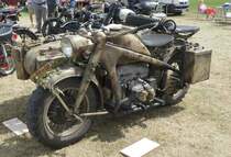 =Zündapp-Gespann in Wehrmachtsausführung, ausgestellt beim Oldtimertreffen in Ostheim, 07-2019