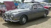 =Jaguar MK steht auf dem Austellungsgelände beim Oldtimertreffen in Ostheim, 07-2019