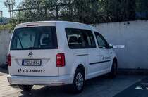 VW Caddy der Firma Volánbusz, fotografiert in Budapest (Ungarn), September, 2019.
