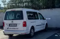 VW Caddy der Firma Volánbusz, fotografiert in Budapest (Ungarn), September, 2019.