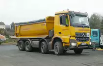 =MB Arocs der Firma WEIDER steht im November 2019 auf einer Baustelle in Petersberg-Marbach