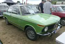 =BMW 2002, Bj. 1976, 1977 ccm, 100 PS, steht auf dem Austellungsgelände beim Oldtimertreffen in Ostheim, 07-2019