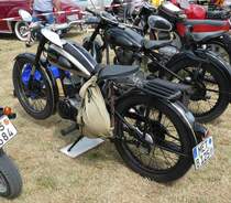 =Triumph, steht auf dem Austellungsgelände beim Oldtimertreffen in Ostheim, 07-2019