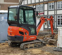 =Kubota KX 018-4 steht auf einer Baustelle in Lemgo, 09-2019
