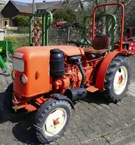 Krieger Schmalspurtraktor, der Krieger Fahrzeugbau GmbH in Rheinland-Pfalz, gesehen in March/Breisgau, März 2020