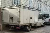 Ford Transit mit Kastenaufbau, gesehen in September 2019 (Pécs - HU).