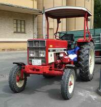 =IHC 433 steht zur Getreideanlieferung auf dem Betriebshof der Raiffeisen-Warenzentrale in Hünfeld, 08-2019