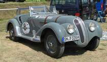=BMW 328 steht auf dem Austellungsgelände beim Oldtimertreffen in Ostheim, 07-2019