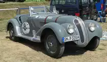 =BMW 328 steht auf dem Austellungsgelände beim Oldtimertreffen in Ostheim, 07-2019